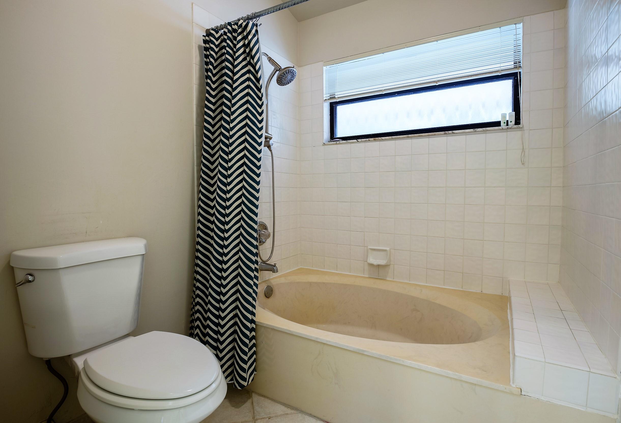 5529 Croydon Court Boca Raton, FL 33486 - Photo 20 of 30 Shower/Tub Combination