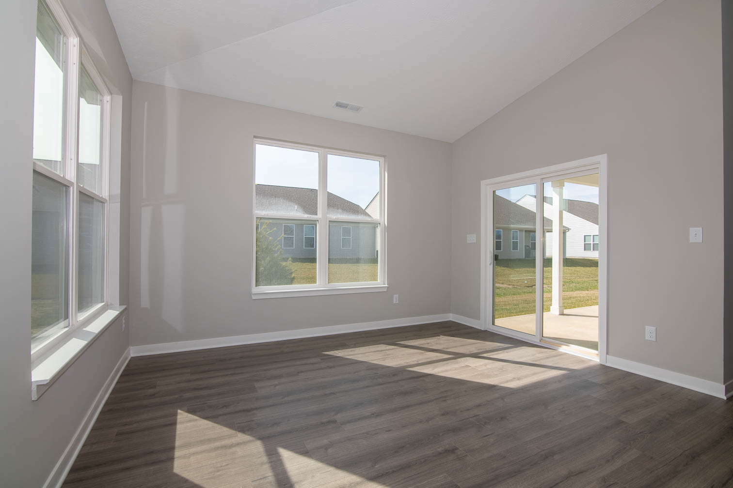 9847 Bryce Boulevard Pendleton, IN 46064 - Photo 12 of 28