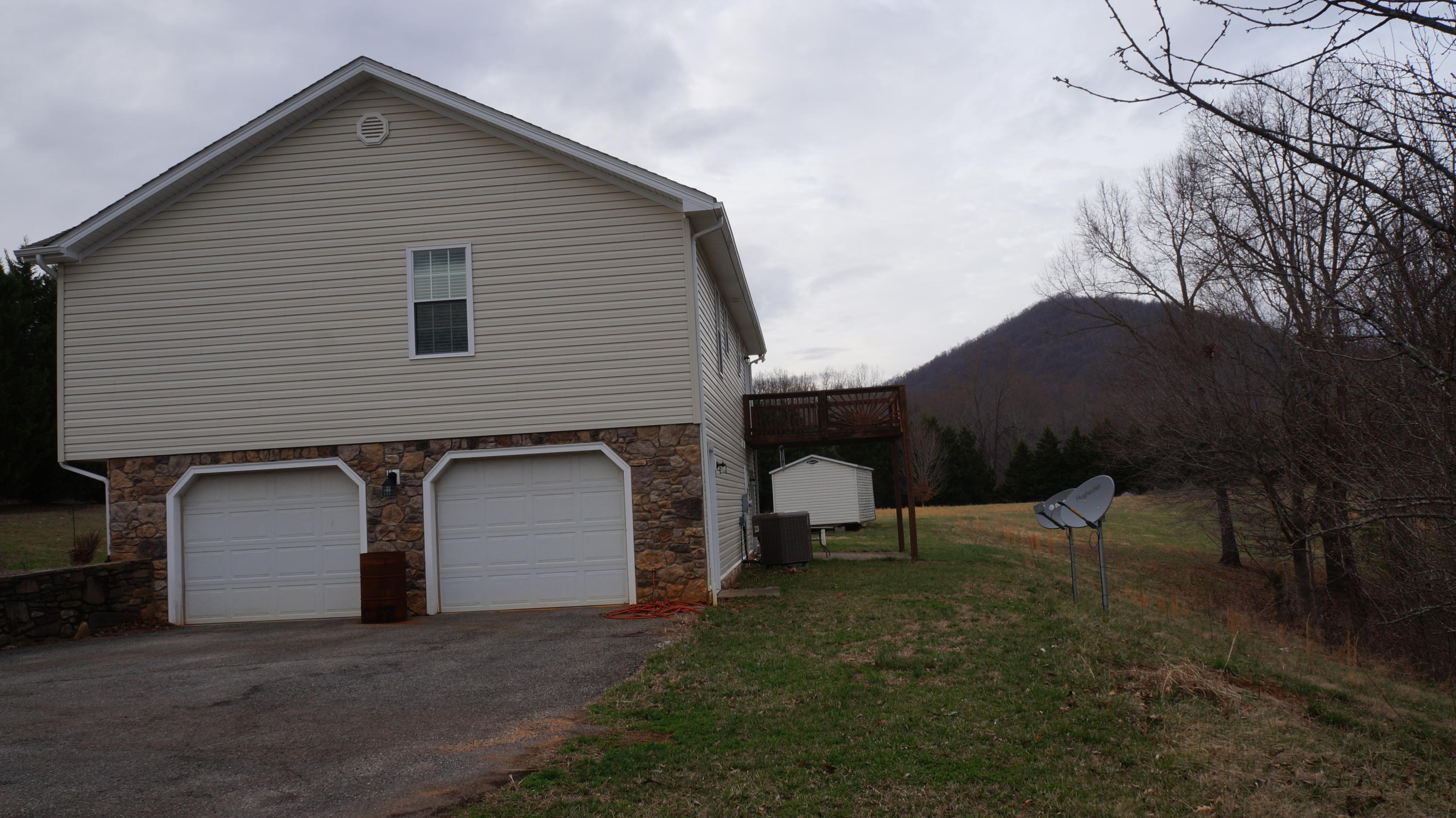 2800 Nemmo Road Vinton, VA 24179 - Photo 5 of 11 a view of a house with a yard