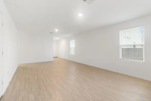 $1,520 | 11720 Arctic Rose, Converse, TX 78109