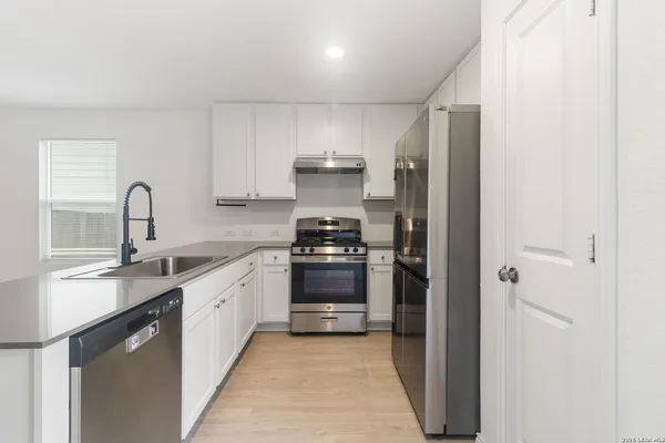 $1,520 | 11720 Arctic Rose, Converse, TX 78109