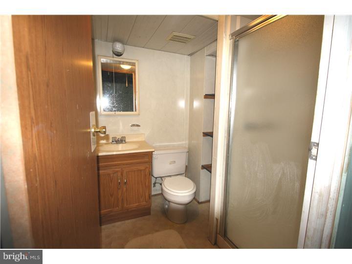 727 Roger Road Warminster, PA 18974 - Photo 16 of 23 Bathroom