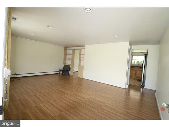 727 Roger Road Warminster, PA 18974 - Photo 3 of 23 Great Room