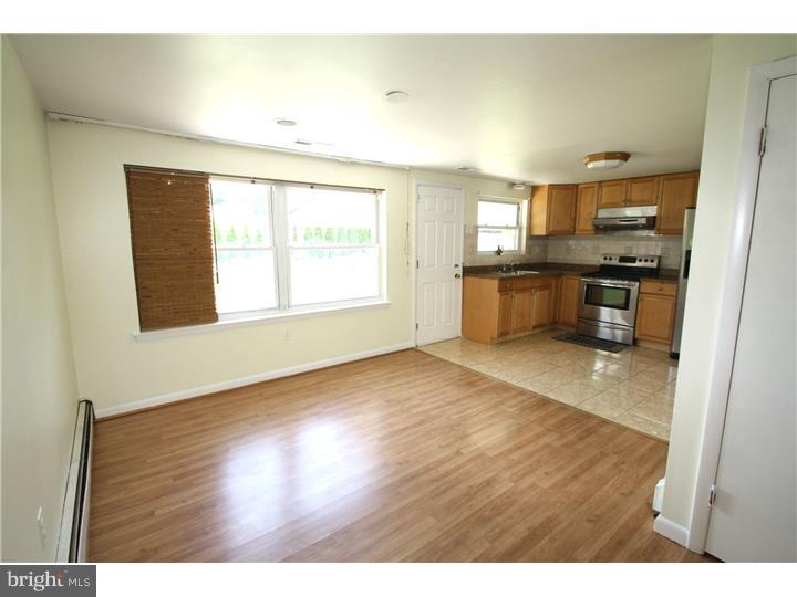727 Roger Road Warminster, PA 18974 - Photo 6 of 23 Kitchen