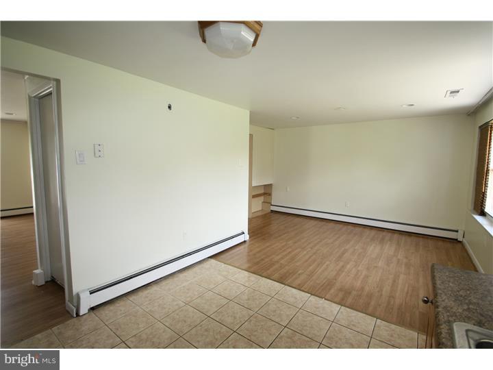 727 Roger Road Warminster, PA 18974 - Photo 7 of 23 Dining Room