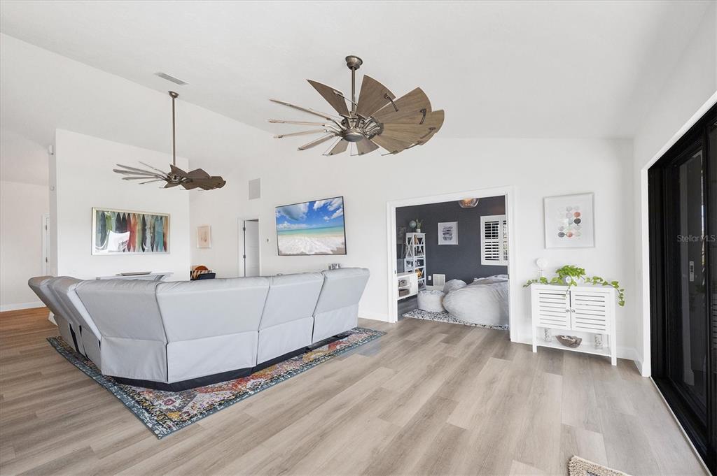 1649 Manor Road Englewood, FL 34223 - Photo 8 of 29