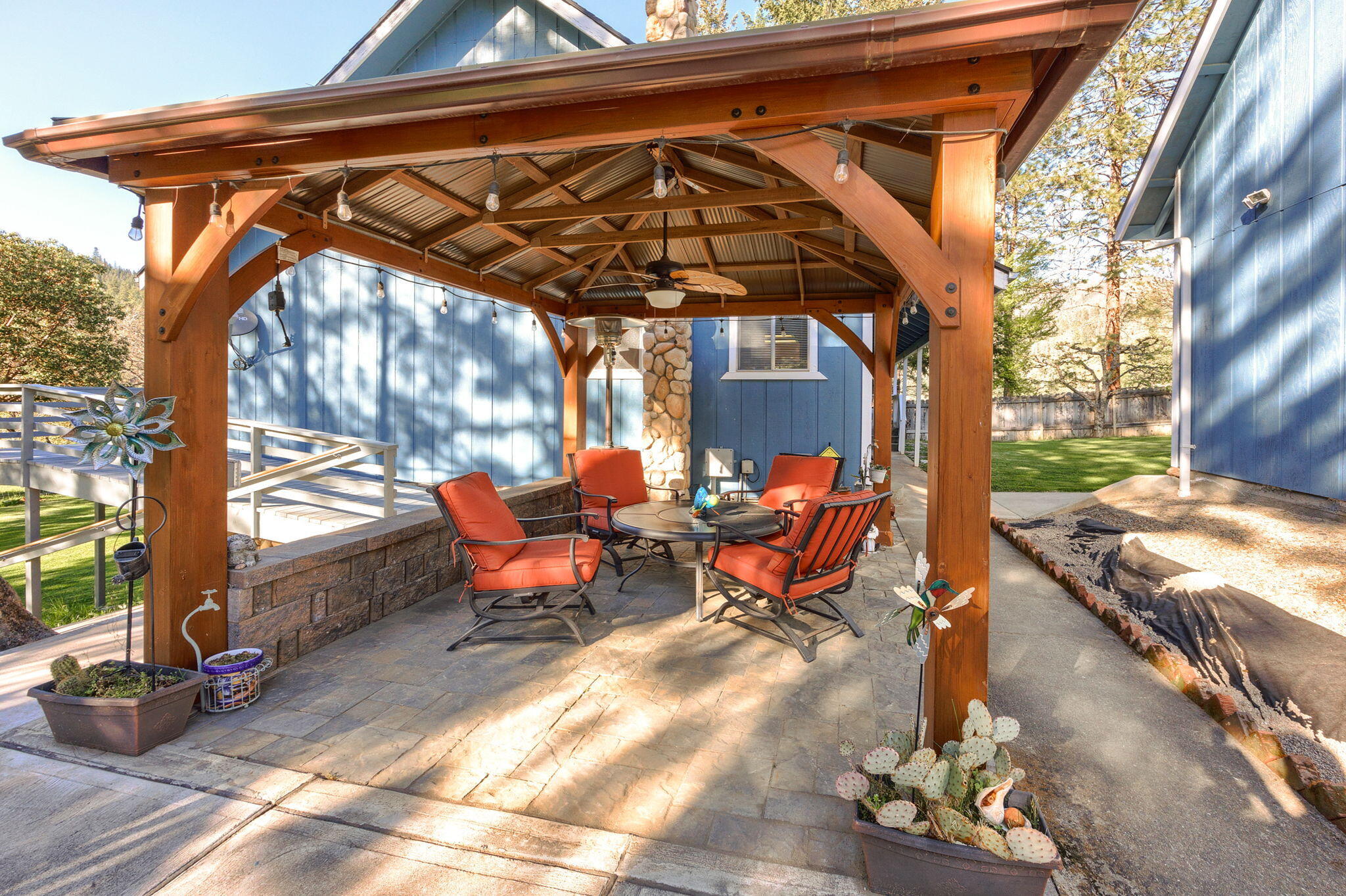 9658 Upper Applegate Road Jacksonville, OR 97530 - Photo 10 of 75