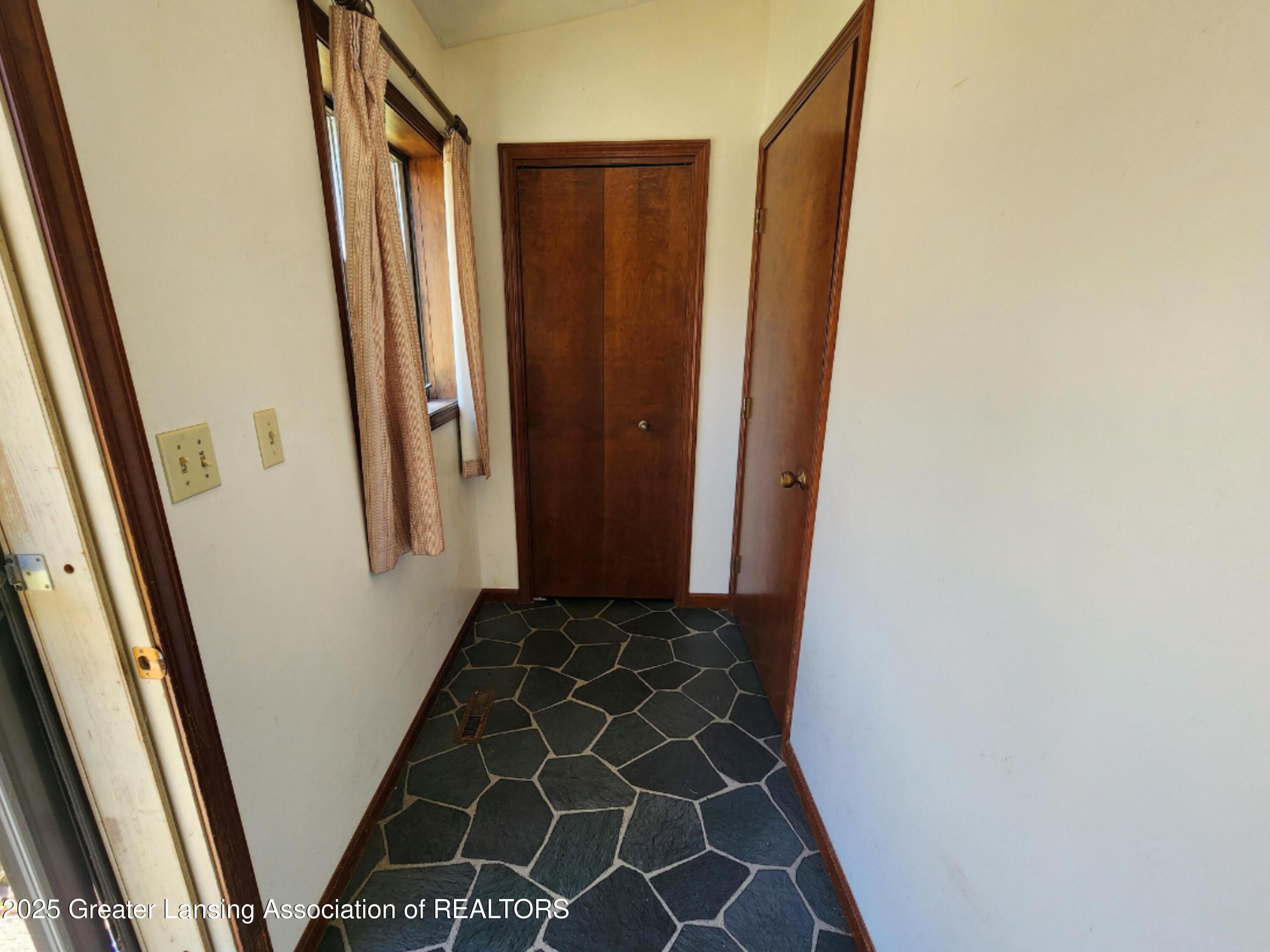 1451 25 Mile Road Homer, MI 49245 - Photo 2 of 27 Foyer