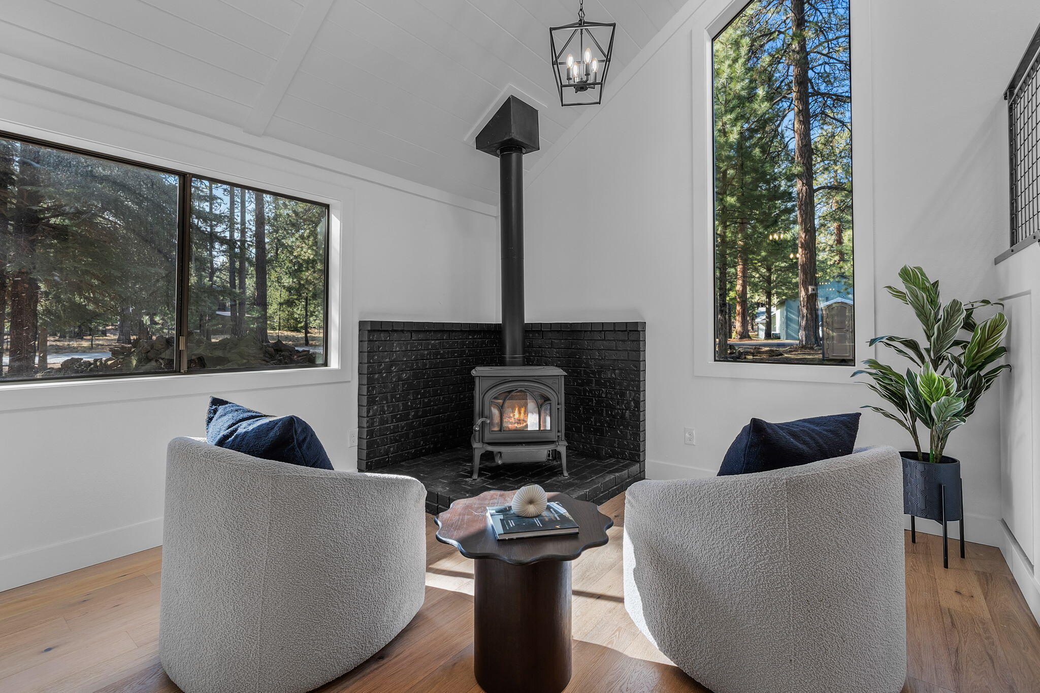 14455 Crossroads Loop Sisters, OR 97759 - Photo 16 of 37