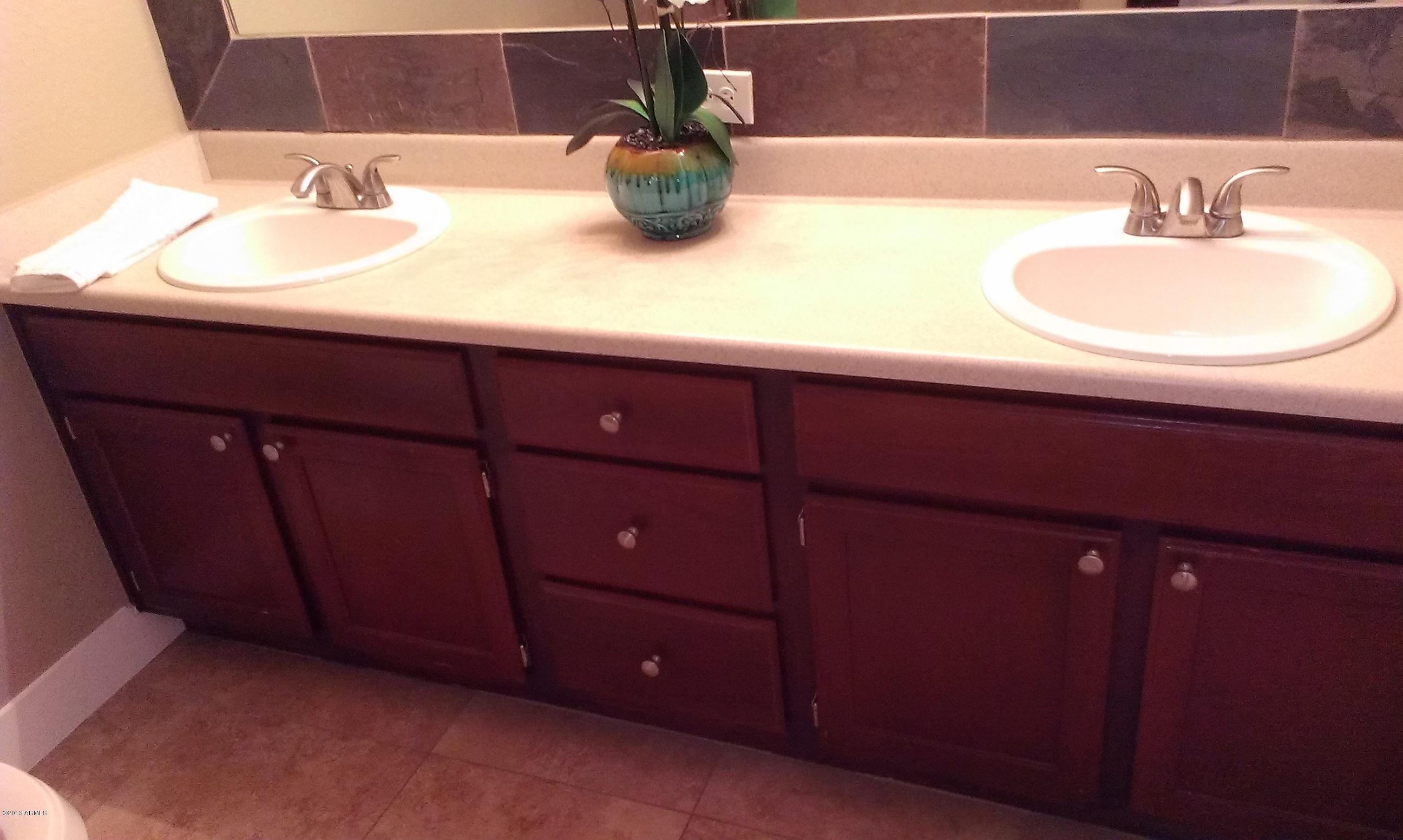 3546 East Cheery Lynn Road Phoenix, AZ 85018 - Photo 6 of 12 IMAG0184