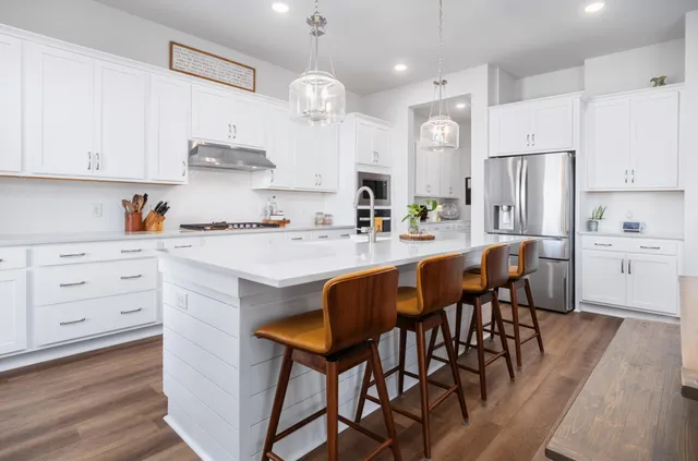 $689,000 | 716 Blueway Avenue, Summerville, SC 29486