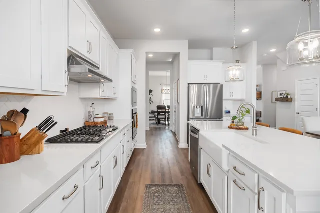 $689,000 | 716 Blueway Avenue, Summerville, SC 29486