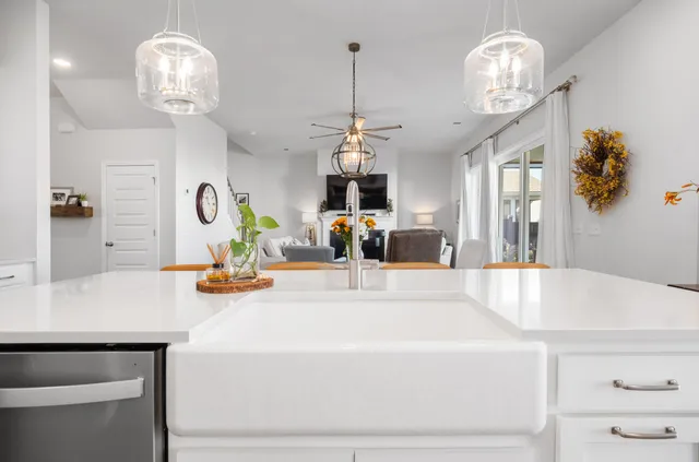 $689,000 | 716 Blueway Avenue, Summerville, SC 29486