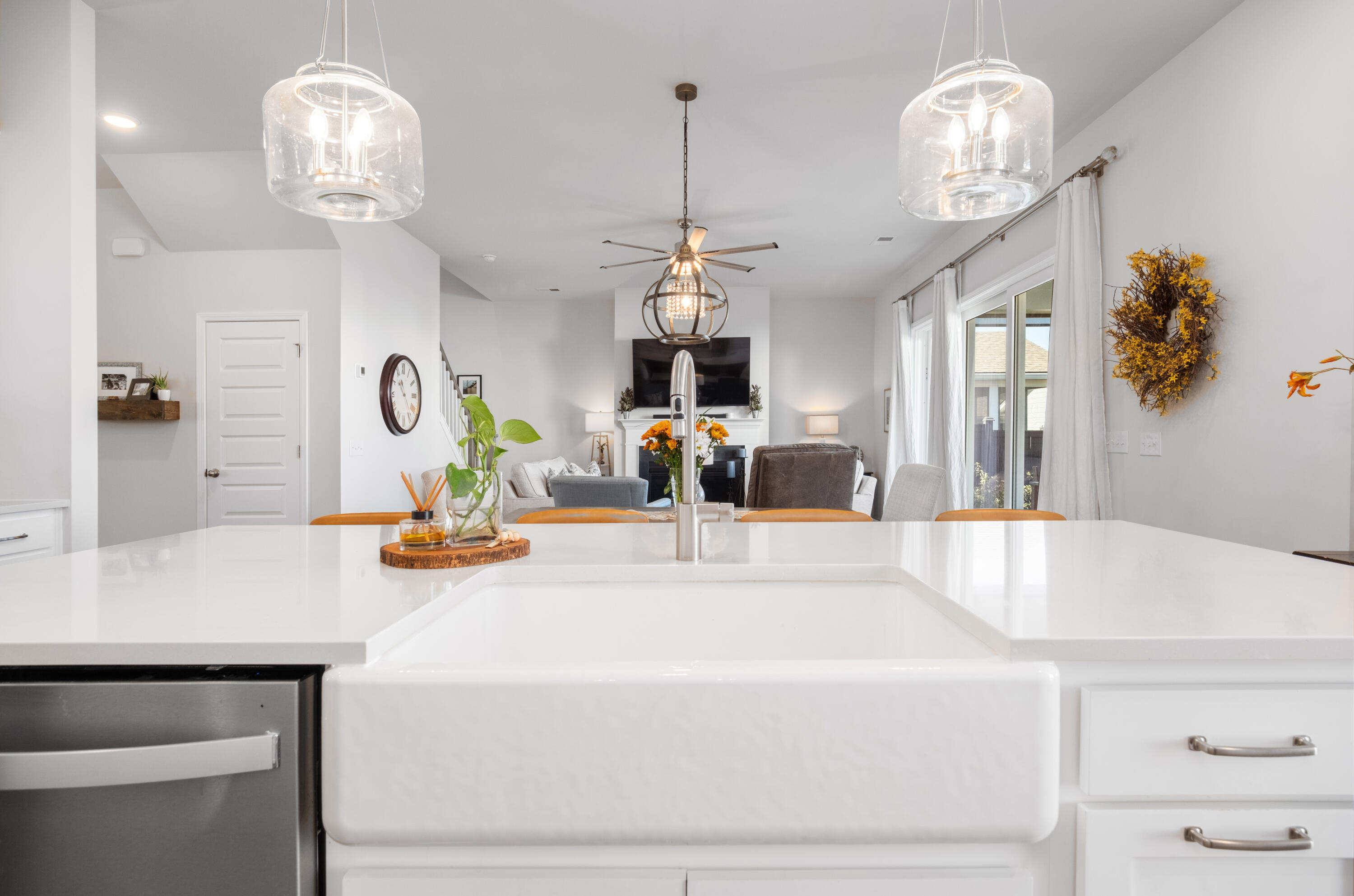 716 Blueway Avenue Summerville, SC 29486 - Photo 17 of 49 716 Blueway Ave_Eterna_Media-17