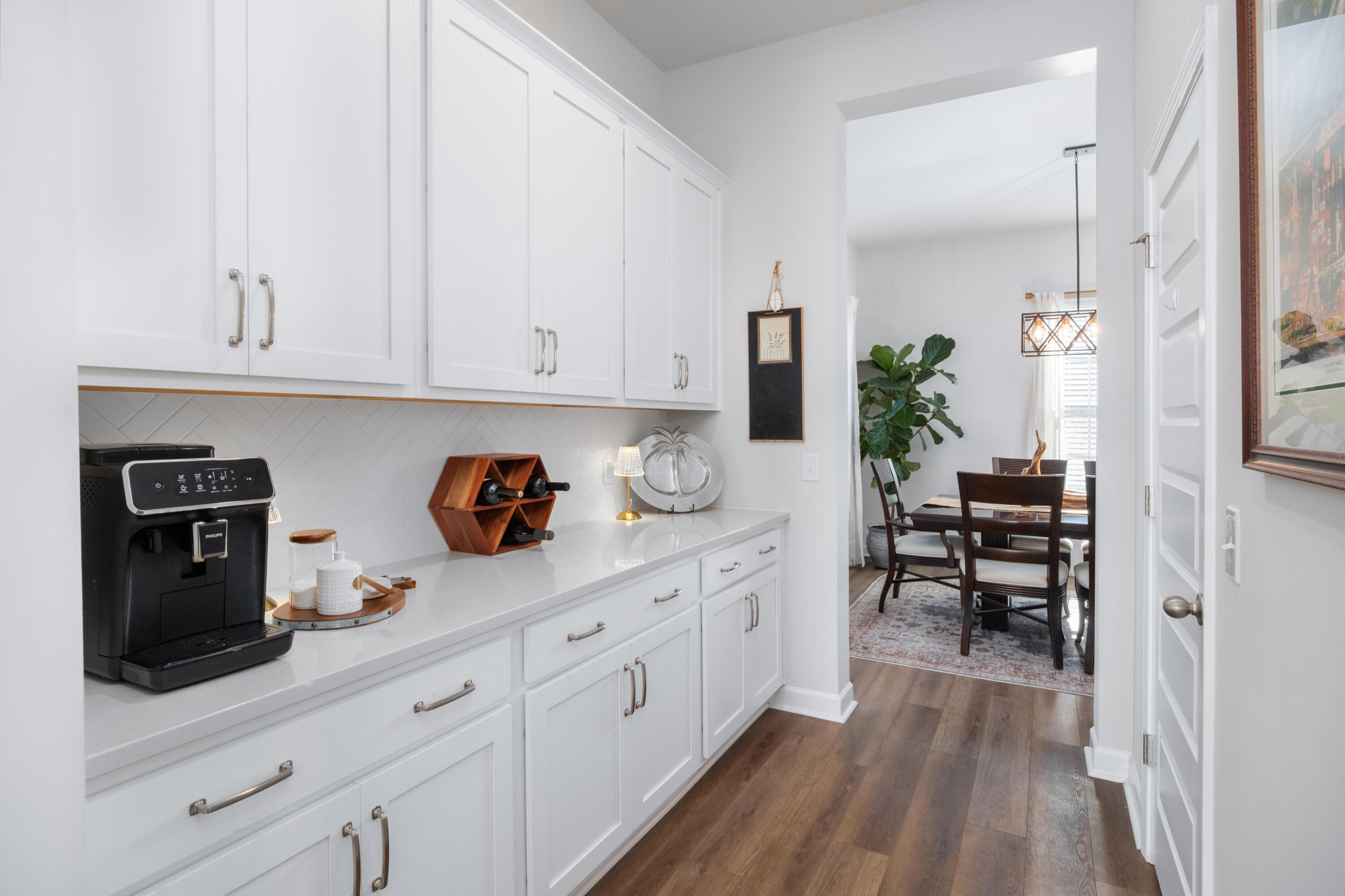 716 Blueway Avenue Summerville, SC 29486 - Photo 20 of 49 716 Blueway Ave_Eterna_Media-20