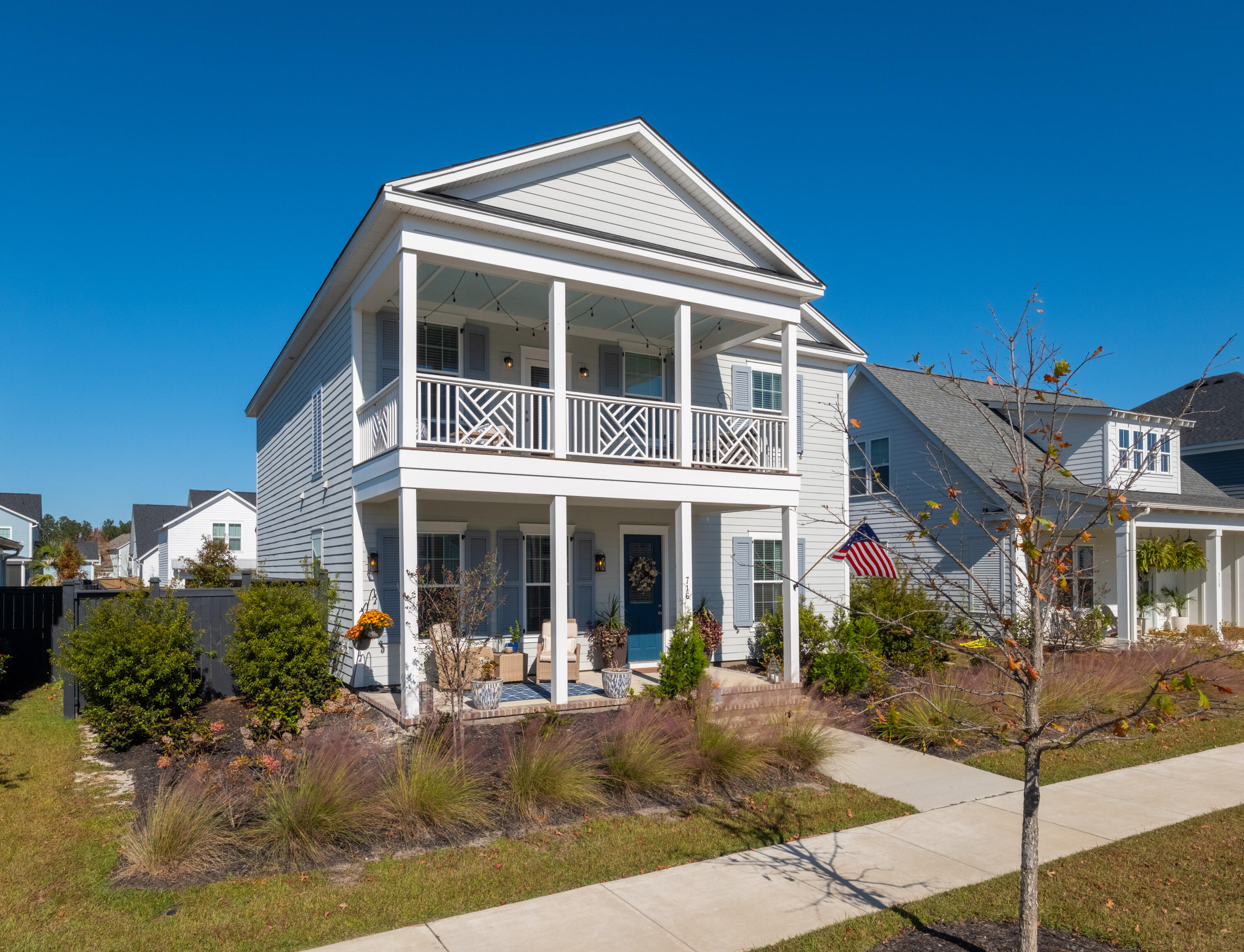 716 Blueway Avenue Summerville, SC 29486 - Photo 2 of 49 716 Blueway Ave_Eterna_Media-2