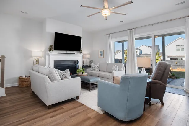 $689,000 | 716 Blueway Avenue, Summerville, SC 29486