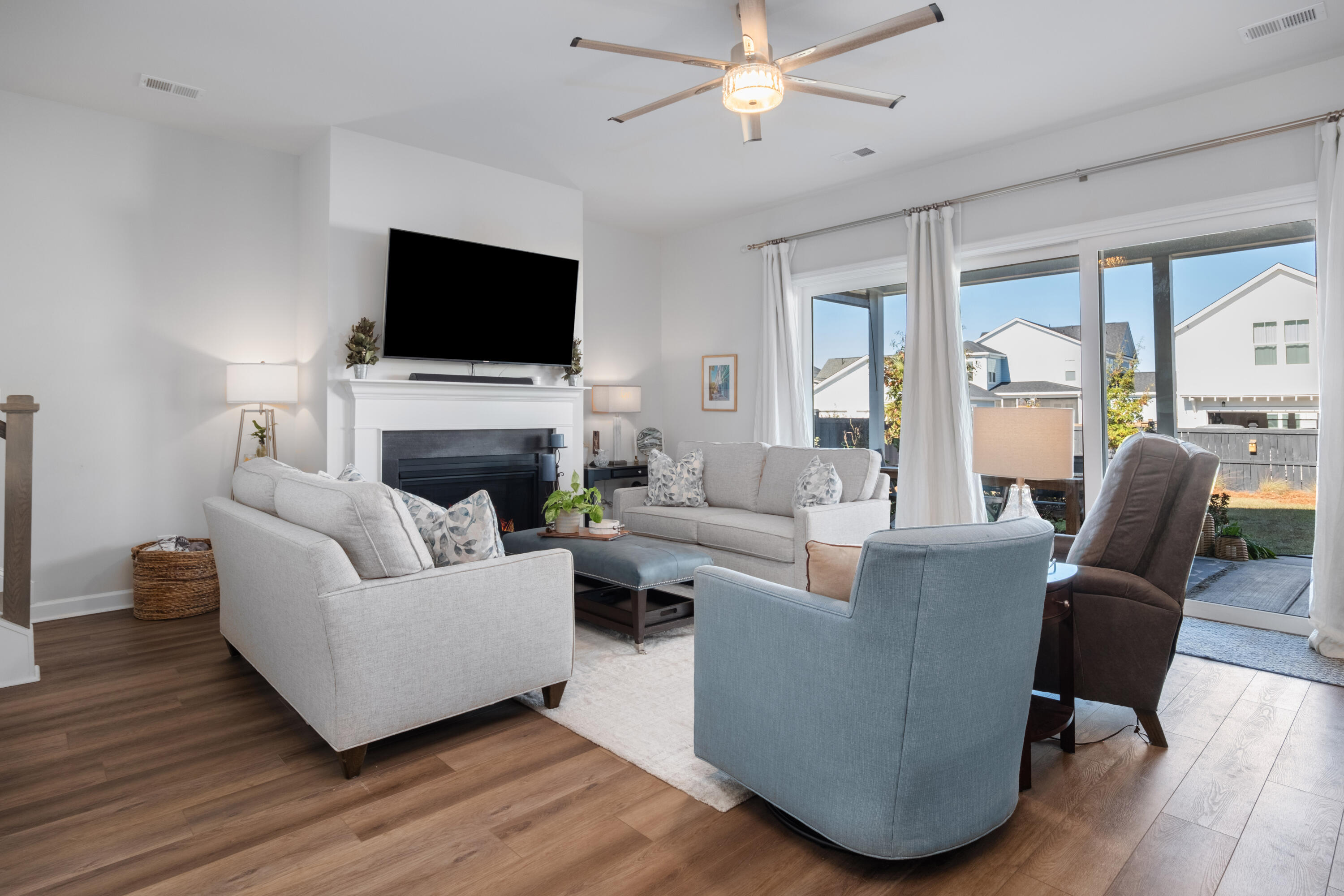 716 Blueway Avenue Summerville, SC 29486 - Photo 21 of 49 716 Blueway Ave_Eterna_Media-22