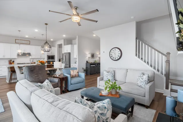 $689,000 | 716 Blueway Avenue, Summerville, SC 29486