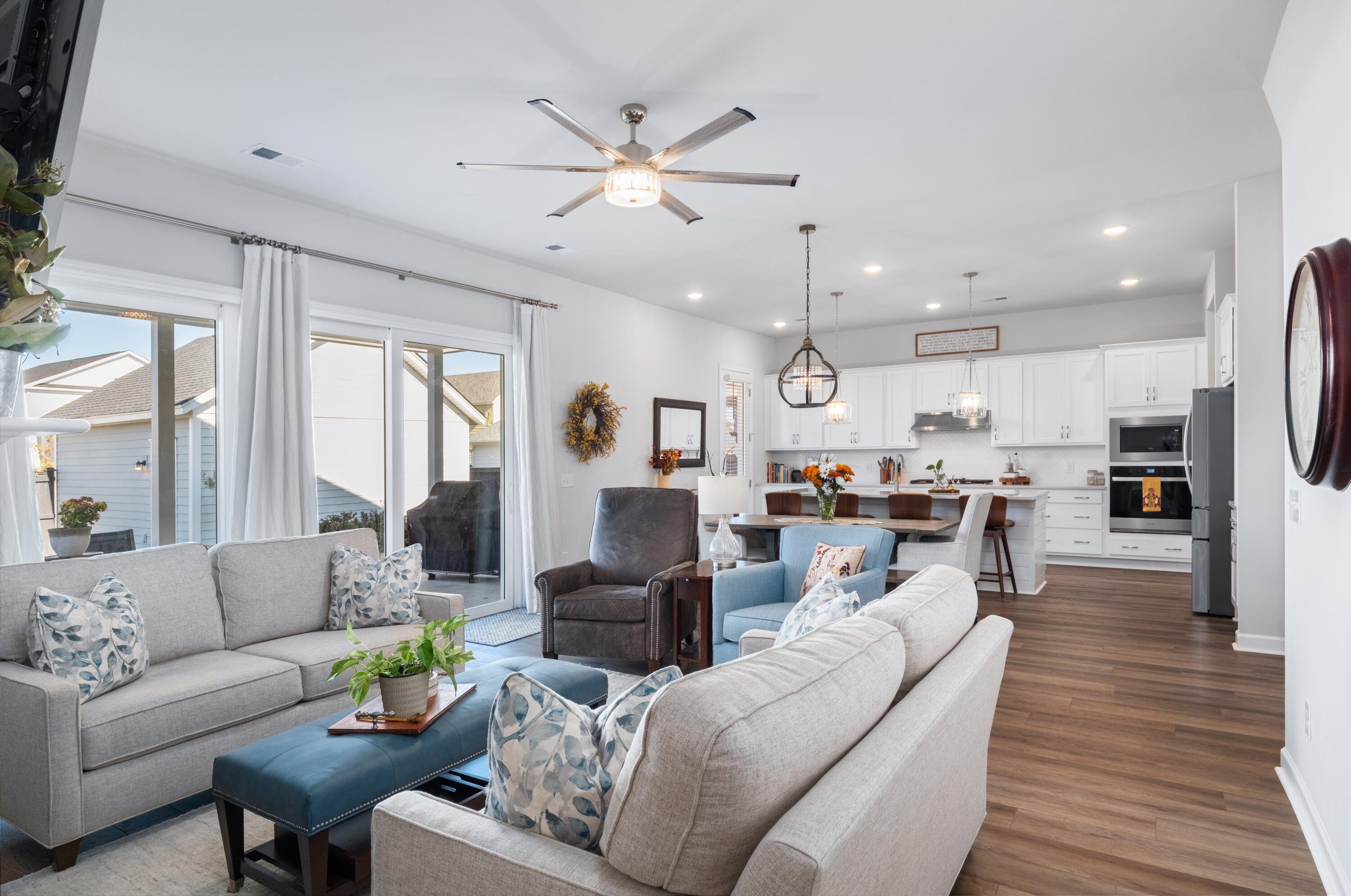 716 Blueway Avenue Summerville, SC 29486 - Photo 25 of 49 716 Blueway Ave_Eterna_Media-26