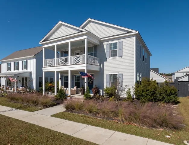 $689,000 | 716 Blueway Avenue, Summerville, SC 29486