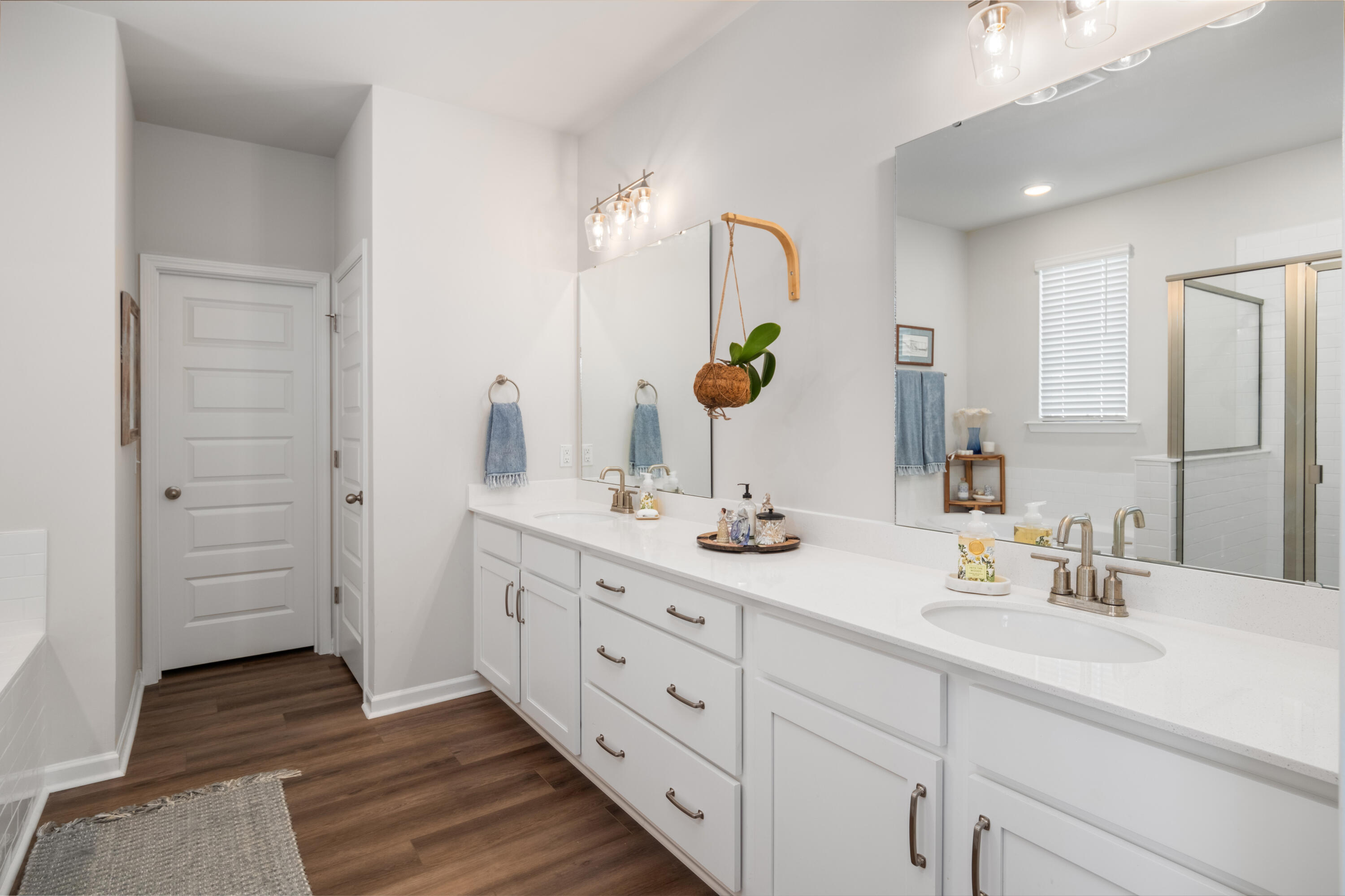 716 Blueway Avenue Summerville, SC 29486 - Photo 34 of 49 716 Blueway Ave_Eterna_Media-41