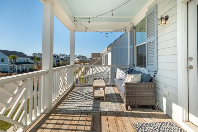 $689,000 | 716 Blueway Avenue, Summerville, SC 29486