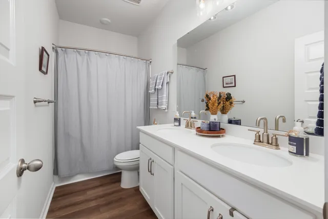 $689,000 | 716 Blueway Avenue, Summerville, SC 29486