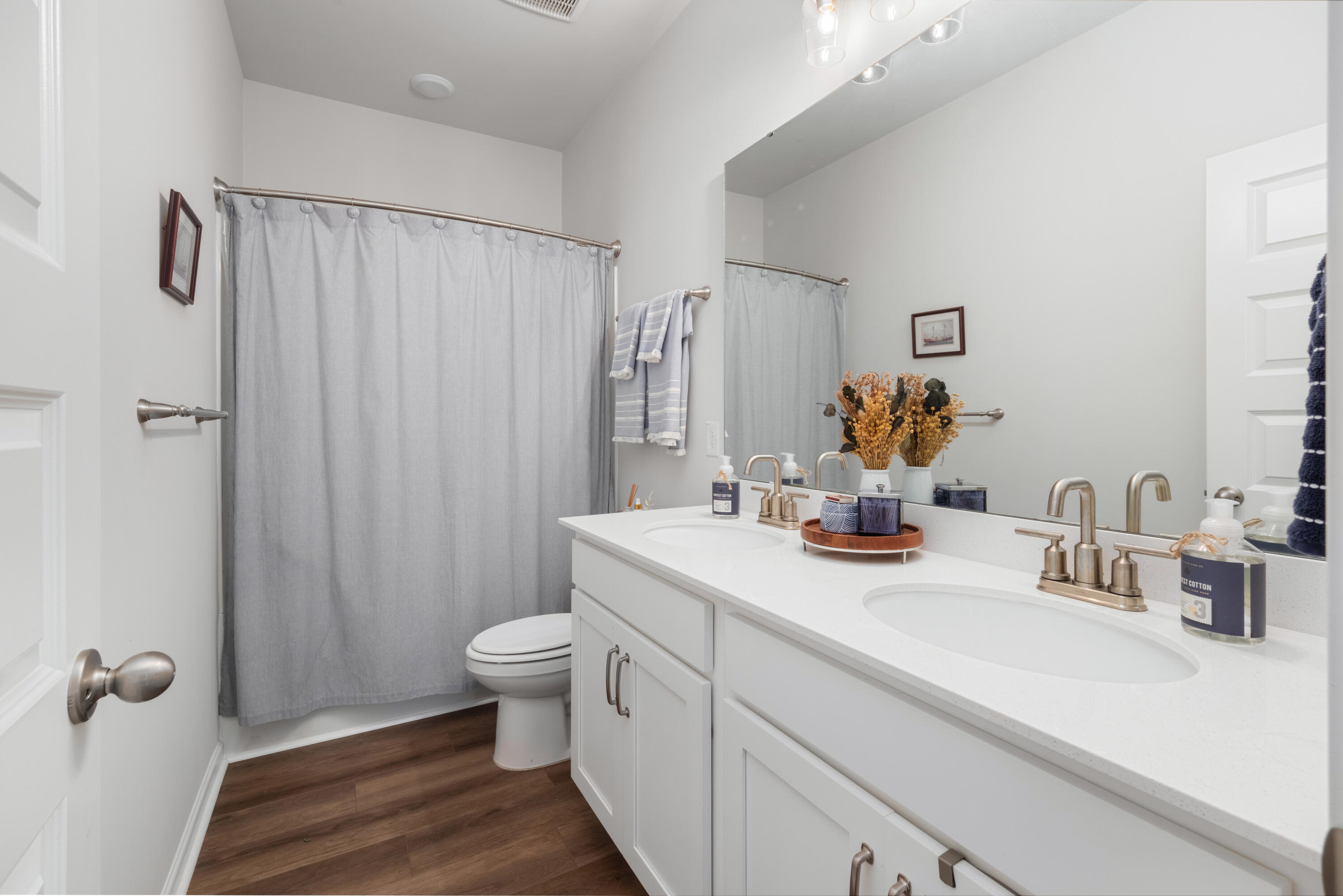 716 Blueway Avenue Summerville, SC 29486 - Photo 40 of 49 716 Blueway Ave_Eterna_Media-33