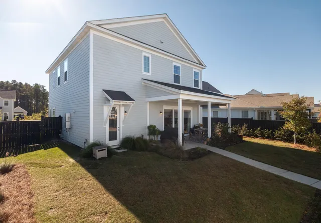 $689,000 | 716 Blueway Avenue, Summerville, SC 29486