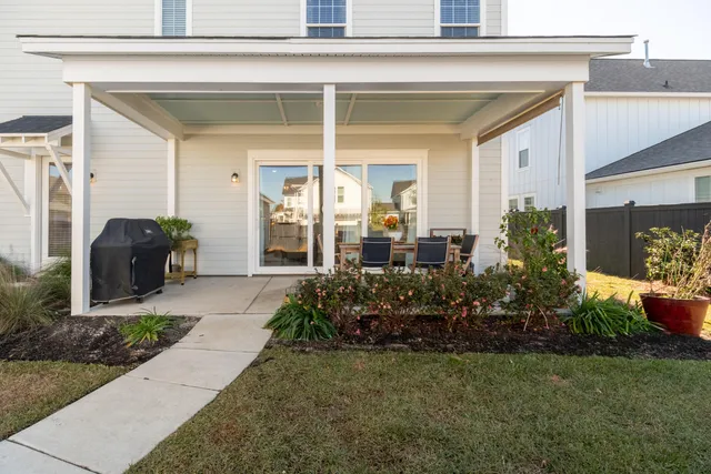 $689,000 | 716 Blueway Avenue, Summerville, SC 29486