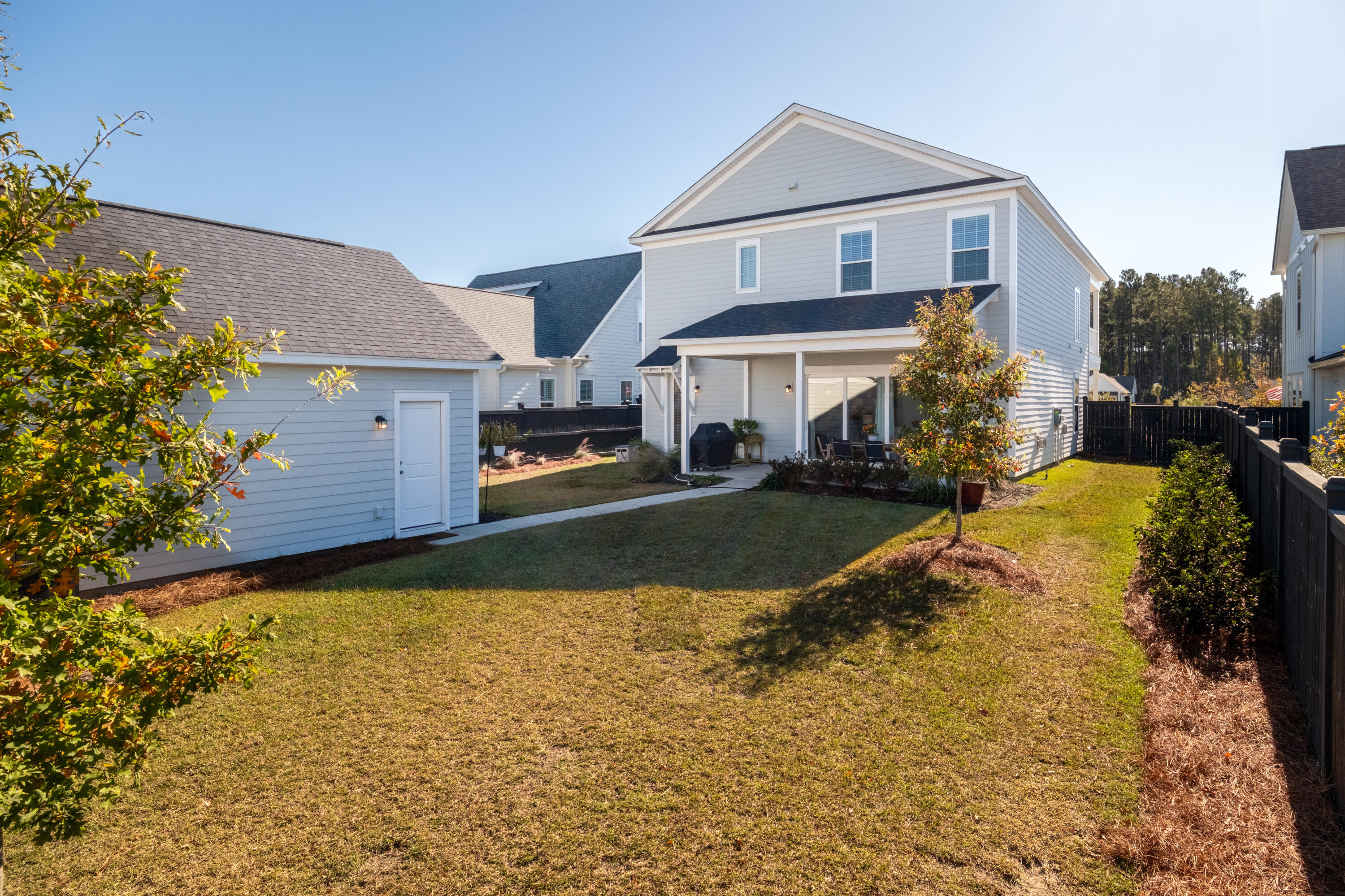716 Blueway Avenue Summerville, SC 29486 - Photo 47 of 49 716 Blueway Ave_Eterna_Media-49