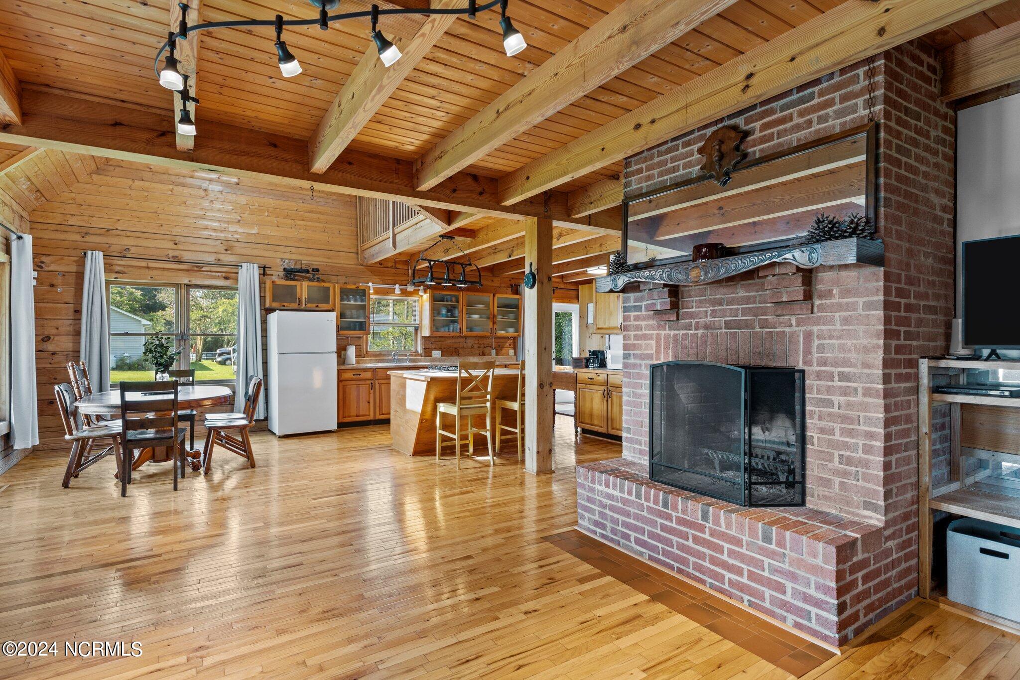233 Point Road Newport, NC 28570 - Photo 15 of 53 18-web-or-mls-1S3A4779
