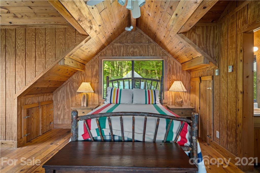 171 Jade Drive Clyde, NC 28721 - Photo 19 of 30 a view of entryway