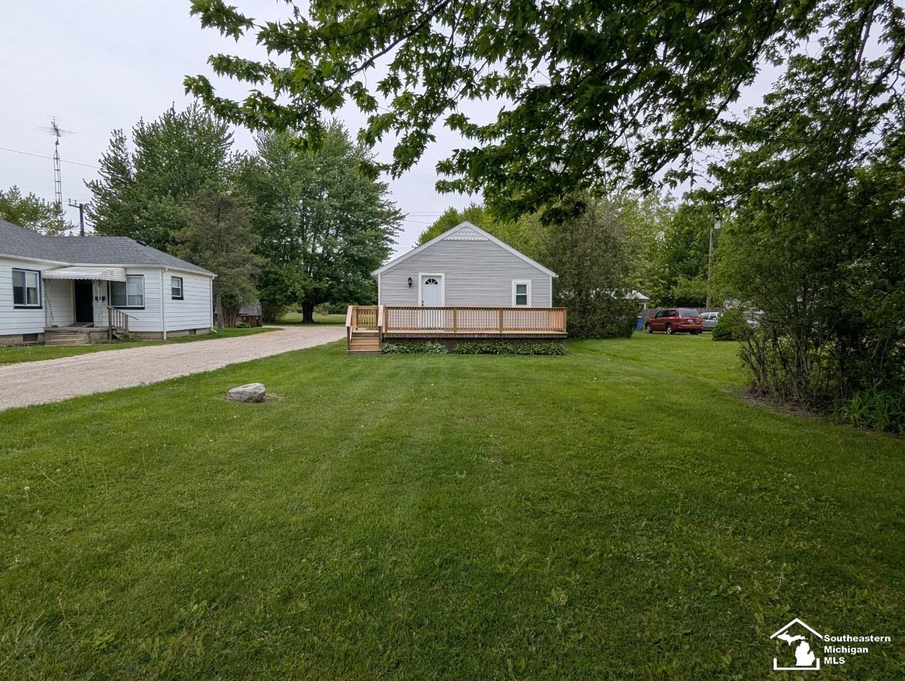 3657 Vivian Road Monroe, MI 48162 - Photo 2 of 24