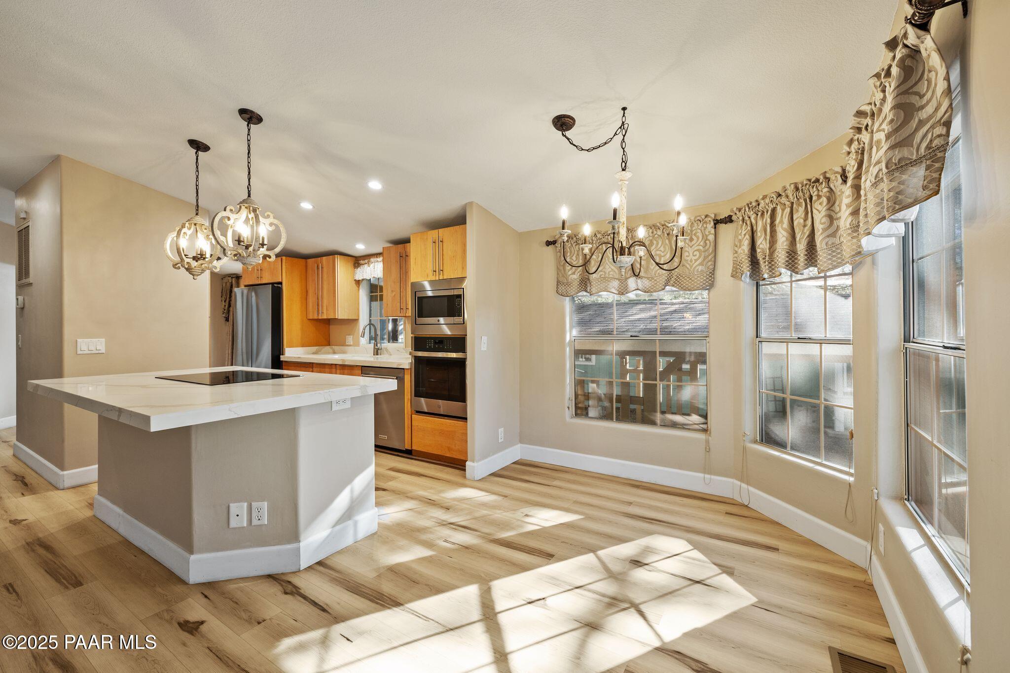 92 Alpine Prescott, AZ 86305 - Photo 11 of 51 10_049-Dining Room