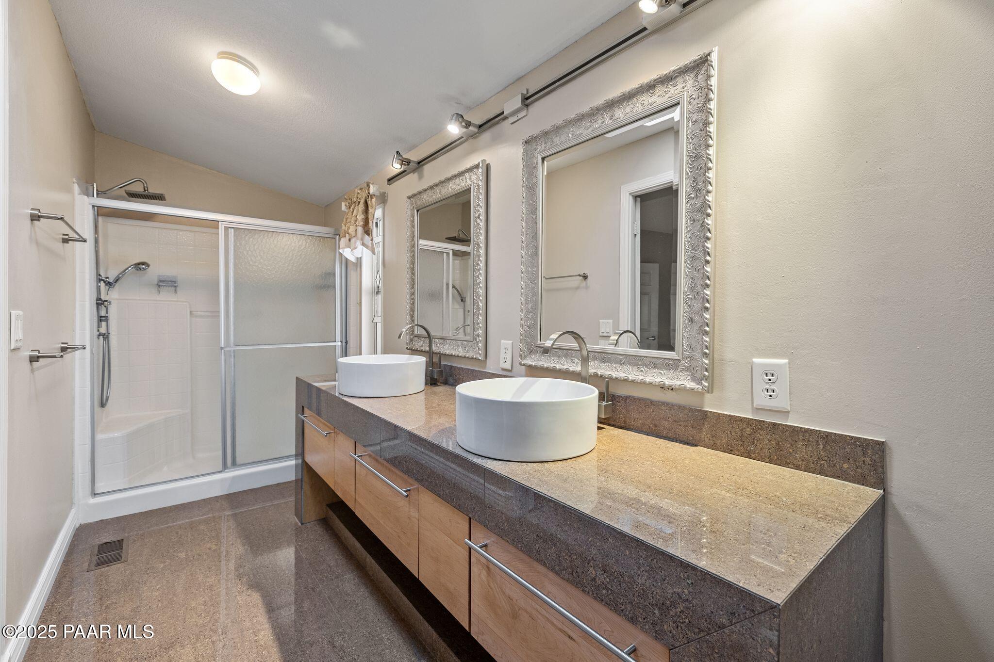 92 Alpine Prescott, AZ 86305 - Photo 28 of 51 27_134-Primary Bathroom