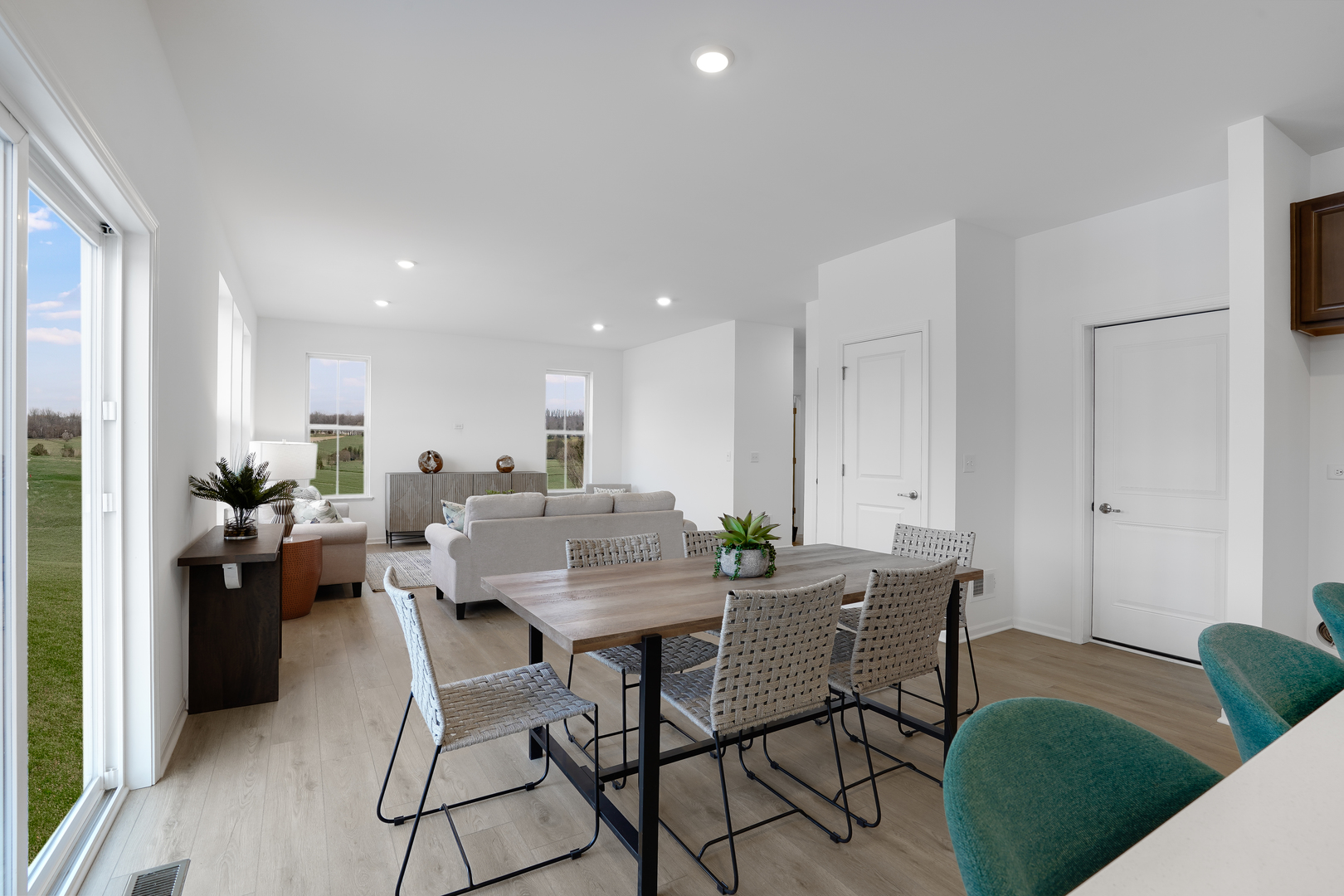 586 Lismore Circle Elgin, IL 60124 - Photo 7 of 35 a view of a dining room with furniture