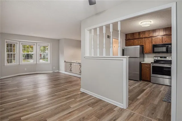 $280,000 | 7000 Northwest Belvidere Parkway, Kansas City, MO 64152