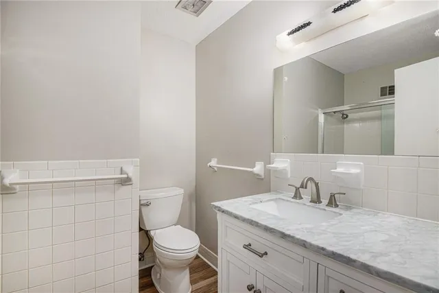 $280,000 | 7000 Northwest Belvidere Parkway, Kansas City, MO 64152