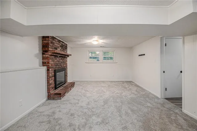 $280,000 | 7000 Northwest Belvidere Parkway, Kansas City, MO 64152