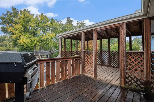 $280,000 | 7000 Northwest Belvidere Parkway, Kansas City, MO 64152