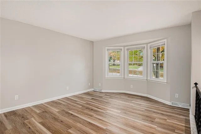 $280,000 | 7000 Northwest Belvidere Parkway, Kansas City, MO 64152