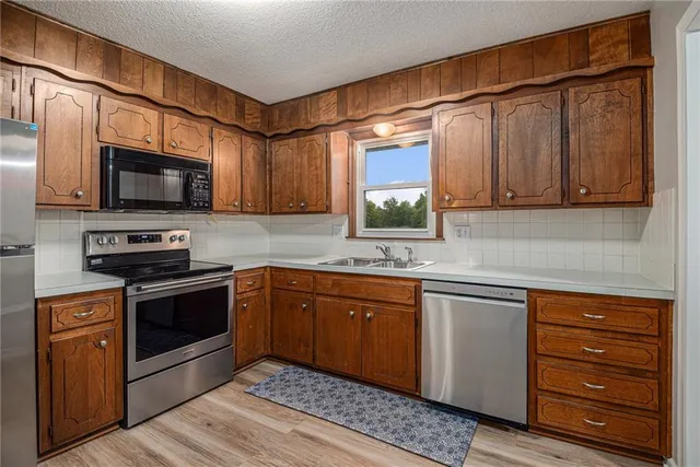 $280,000 | 7000 Northwest Belvidere Parkway, Kansas City, MO 64152