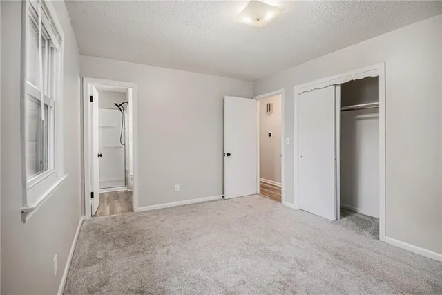 $280,000 | 7000 Northwest Belvidere Parkway, Kansas City, MO 64152