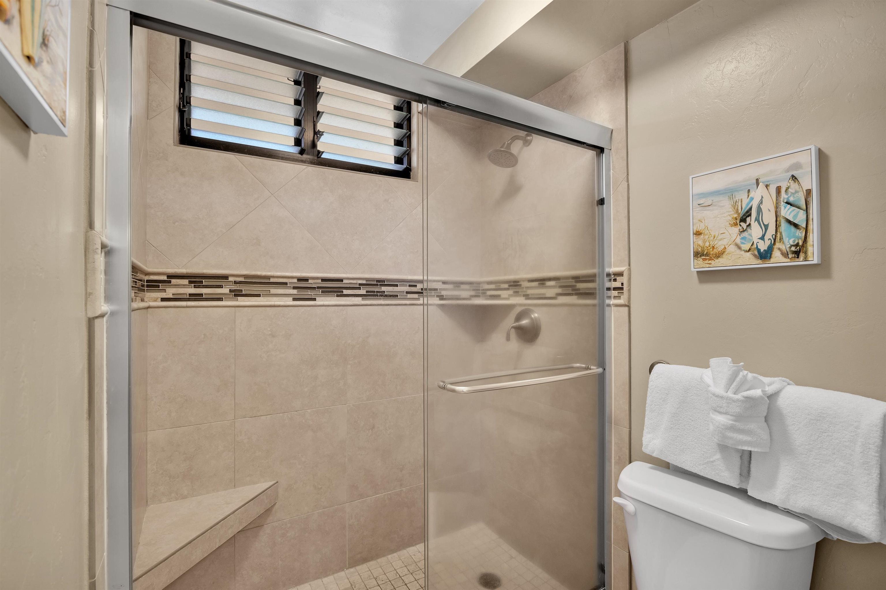 4095 Lower Honoapiilani Road, Unit 114B Lahaina, HI 96761 - Photo 8 of 18 a close view of a bathroom