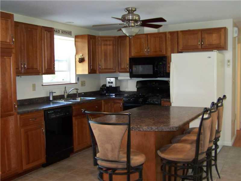 111 Deering Road Gorham, ME 04038 - Photo 9 of 19 Kitchen.