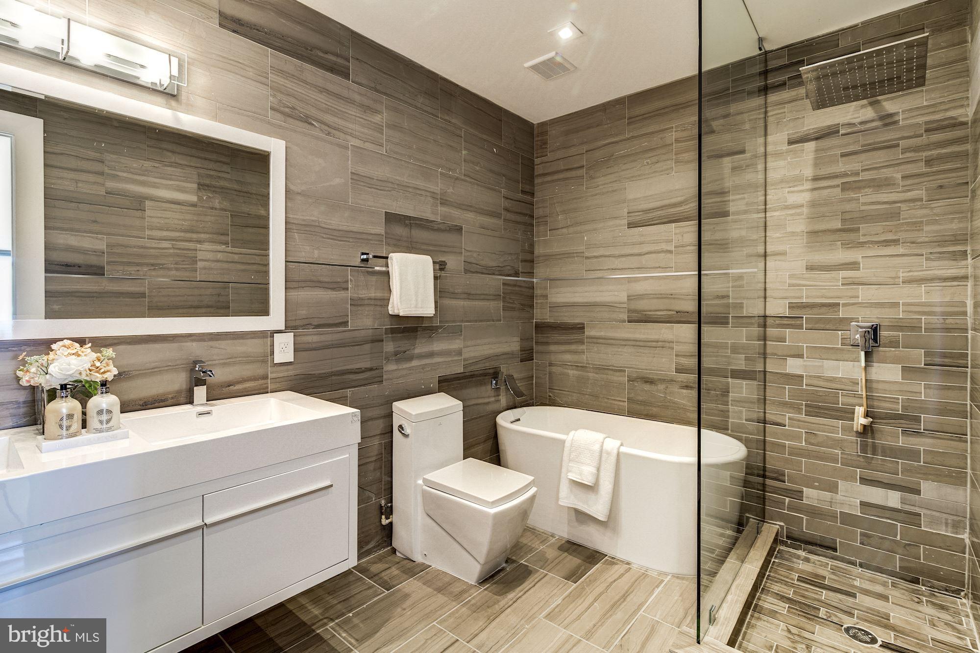 2515 Ontario Road Northwest, Unit 2 Washington, DC 20009 - Photo 34 of 42 Master bathroom