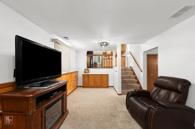 $424,900 | 9607 Marion Avenue, Oak Lawn, IL 60453