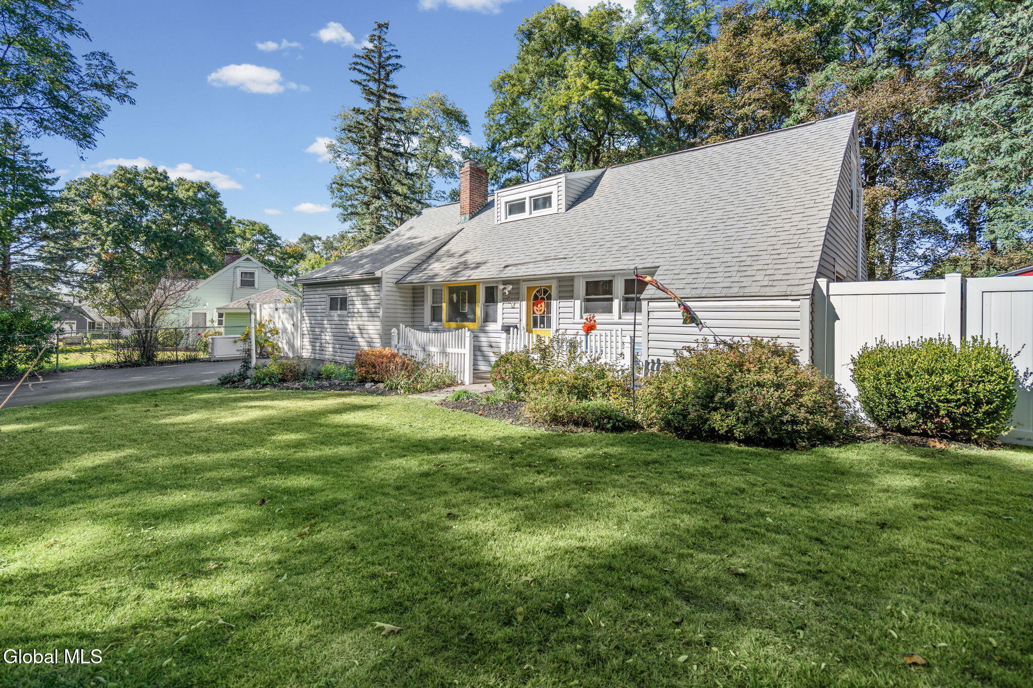 27 Southgate Road Albany, NY 12211 - Photo 3 of 38 19-web-or-mls-27-southgate-rd